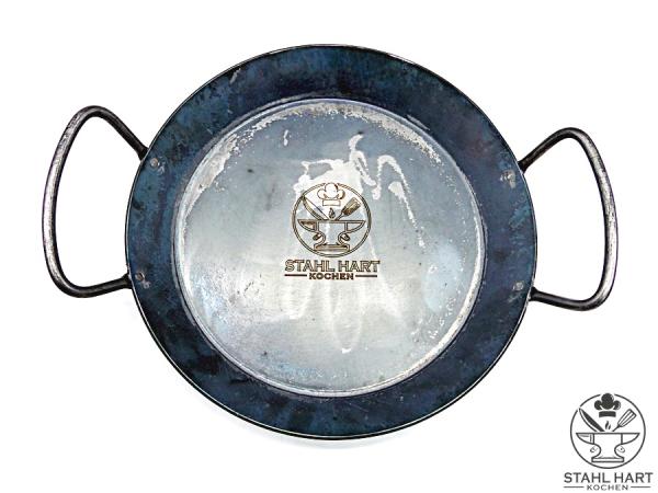 Eisenpfanne mit zwei Griffen