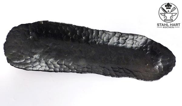 Schale schmal und länglich